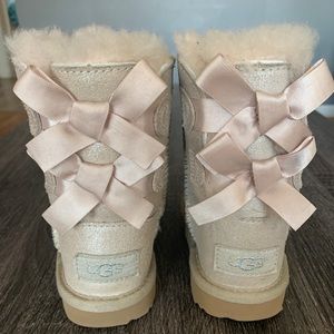 SZ 8 Toddler Girl UGG T Bailey Bow II Shimmer Boot